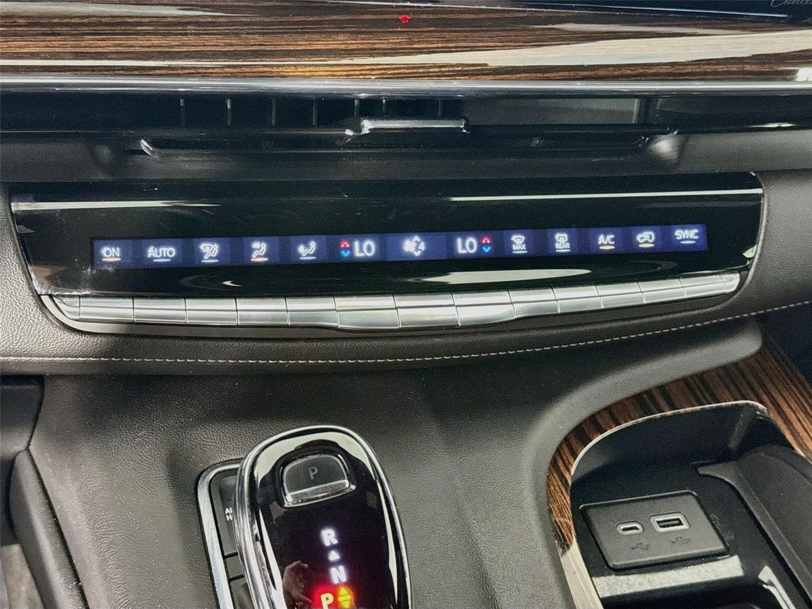 Used 2023 Cadillac Escalade Premium Luxury RWD image 19