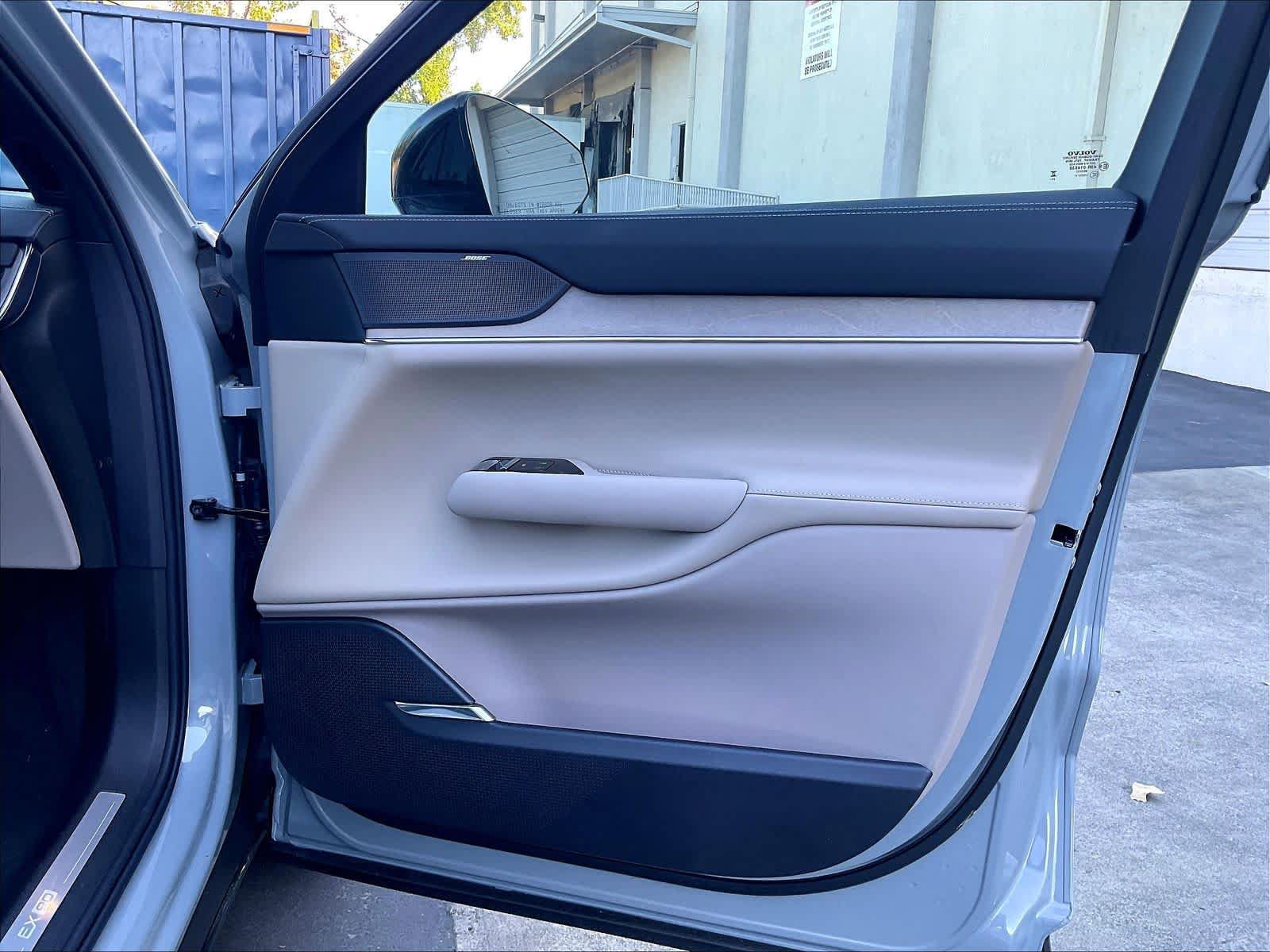 New 2026 Volvo EX90 Plus AWD/4WD image 31