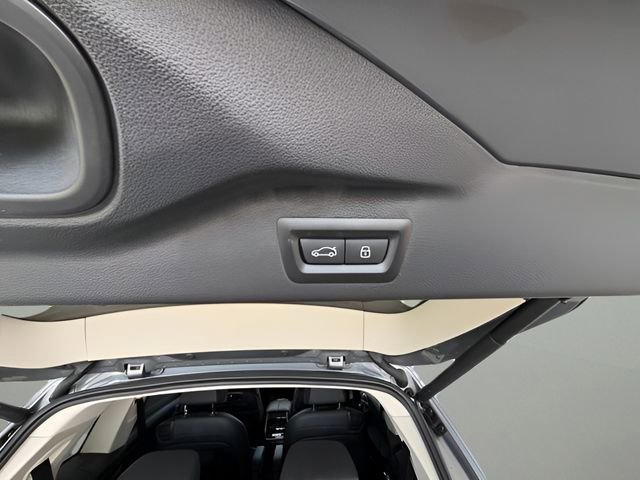 Used 2024 BMW X7 xDrive40i w/ Premium Package image 36