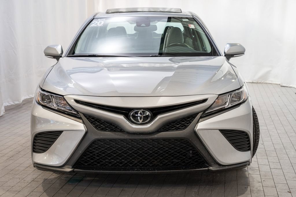 Used 2020 Toyota Camry SE image 2