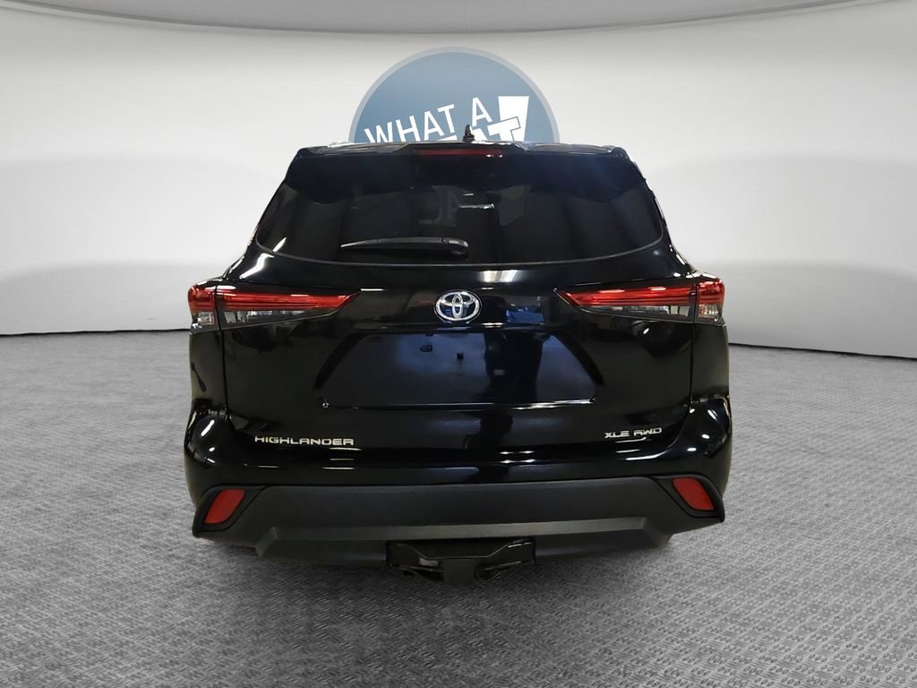 Used 2023 Toyota Highlander XLE AWD/4WD image 6