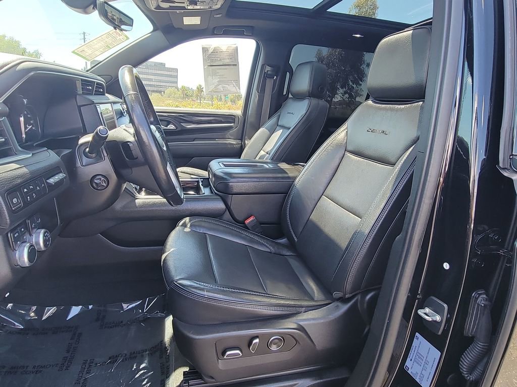 Used 2021 GMC Yukon XL Denali w/ Denali Premium Package image 20