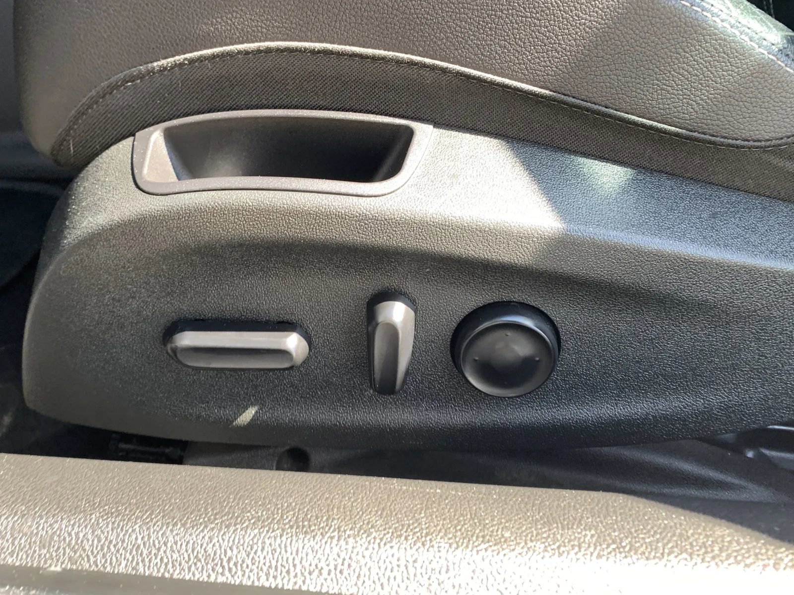 Used 2016 Buick Cascada Premium image 21