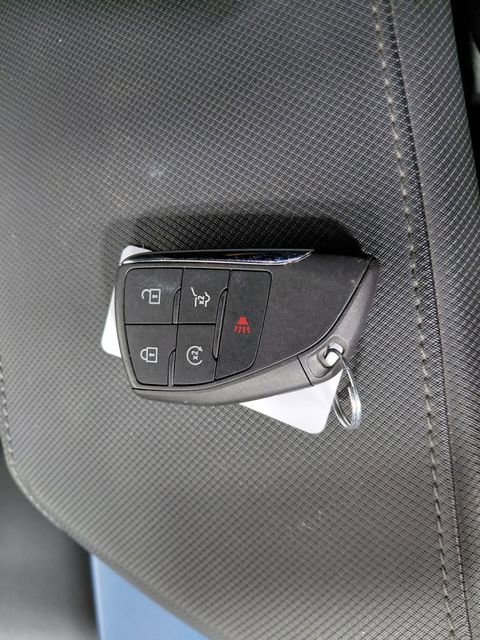 Used 2025 Chevrolet Equinox EV LT w/ Convenience Package image 18