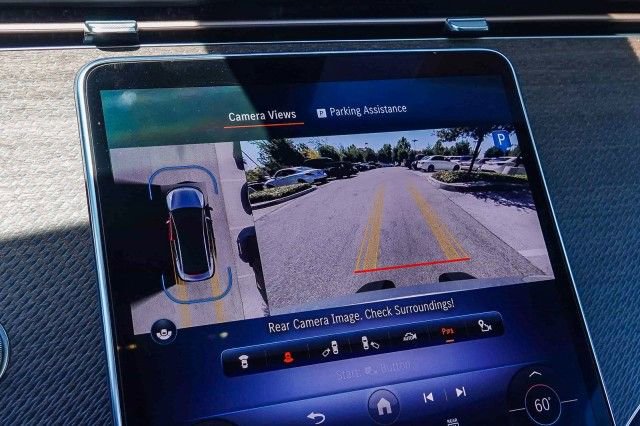 Used 2023 Mercedes-Benz EQE 500 4MATIC Sedan image 23