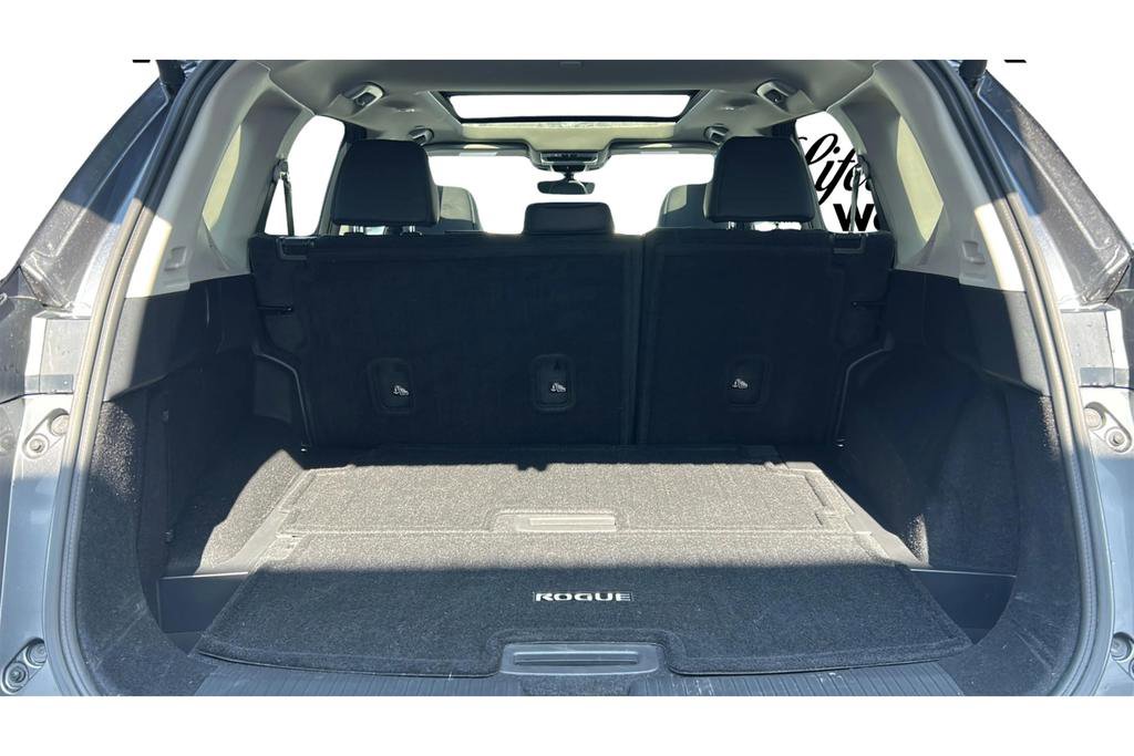 Used 2024 Nissan Rogue SL w/ SL Premium Package image 10