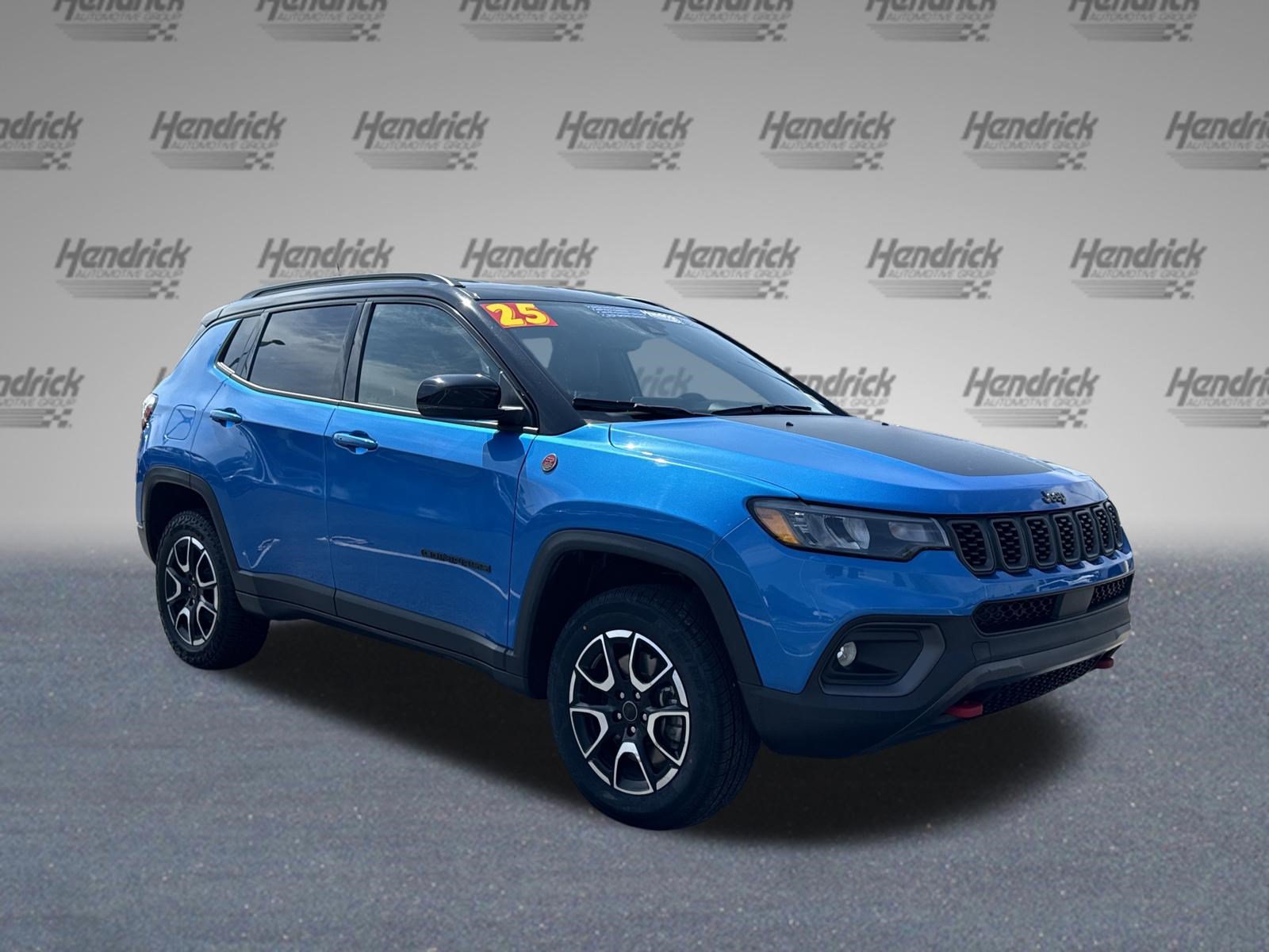 Used 2025 Jeep Compass Trailhawk w/ Trailer Tow Group AWD/4WD video 2
