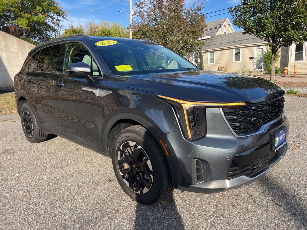Certified 2025 Kia Sorento S image 7