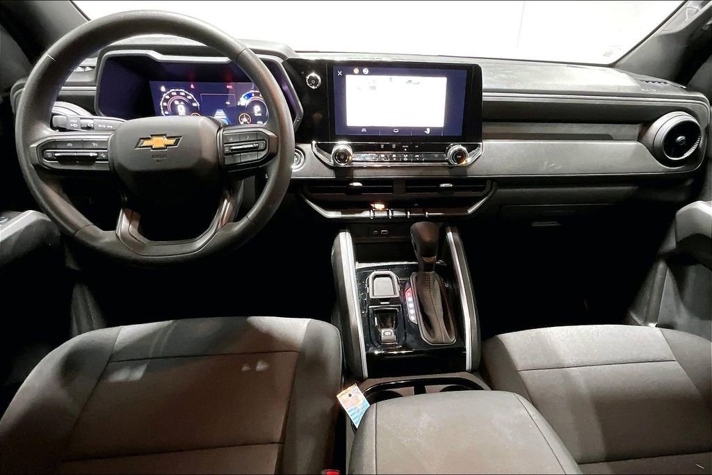 Used 2025 Chevrolet Colorado W/T image 18