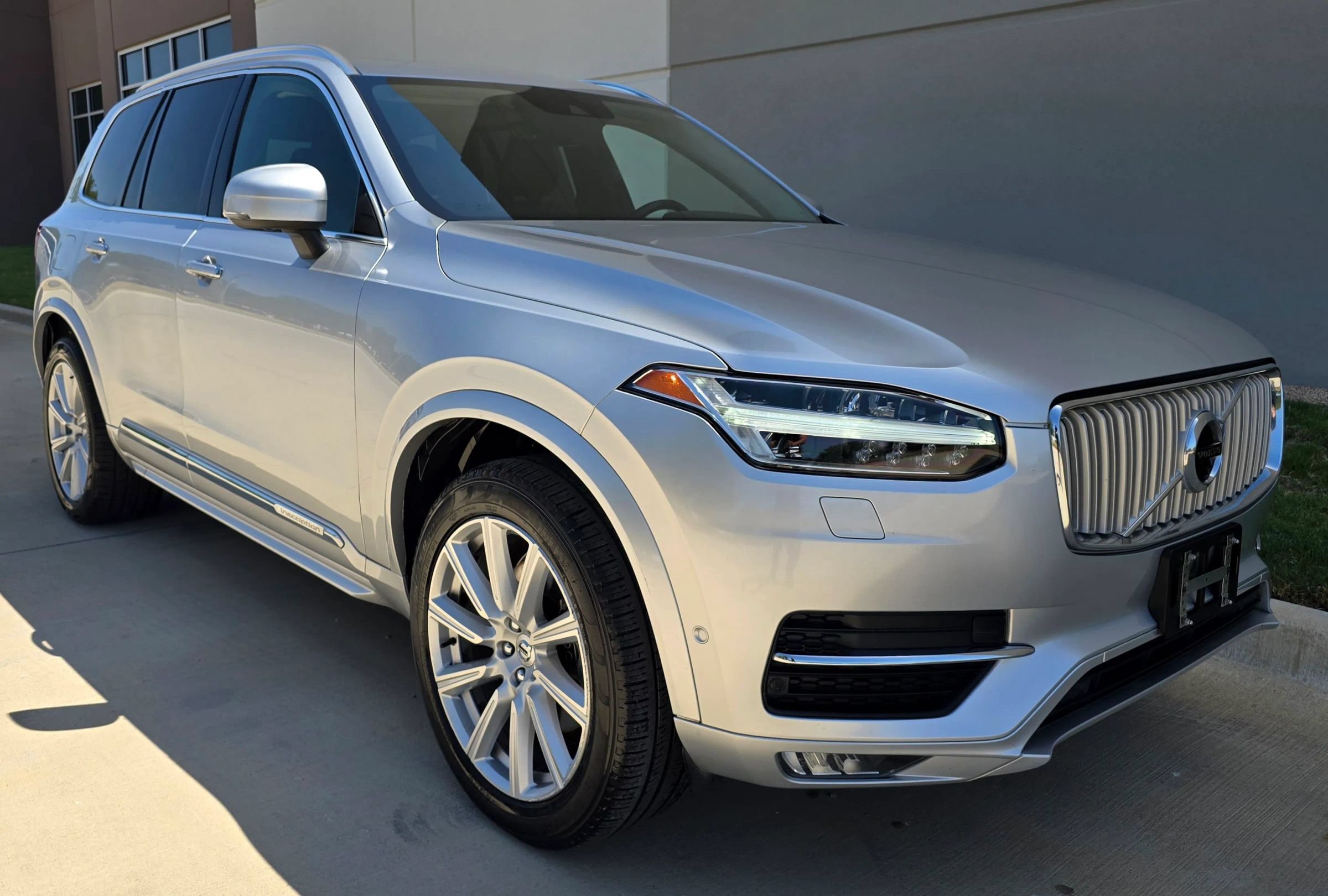 Used 2016 Volvo XC90 T6 Inscription w/ Vision Package AWD/4WD image 5
