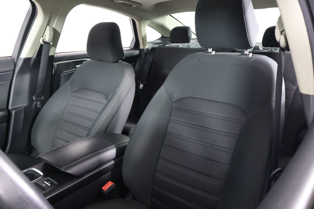 Used 2020 Ford Fusion SE image 13
