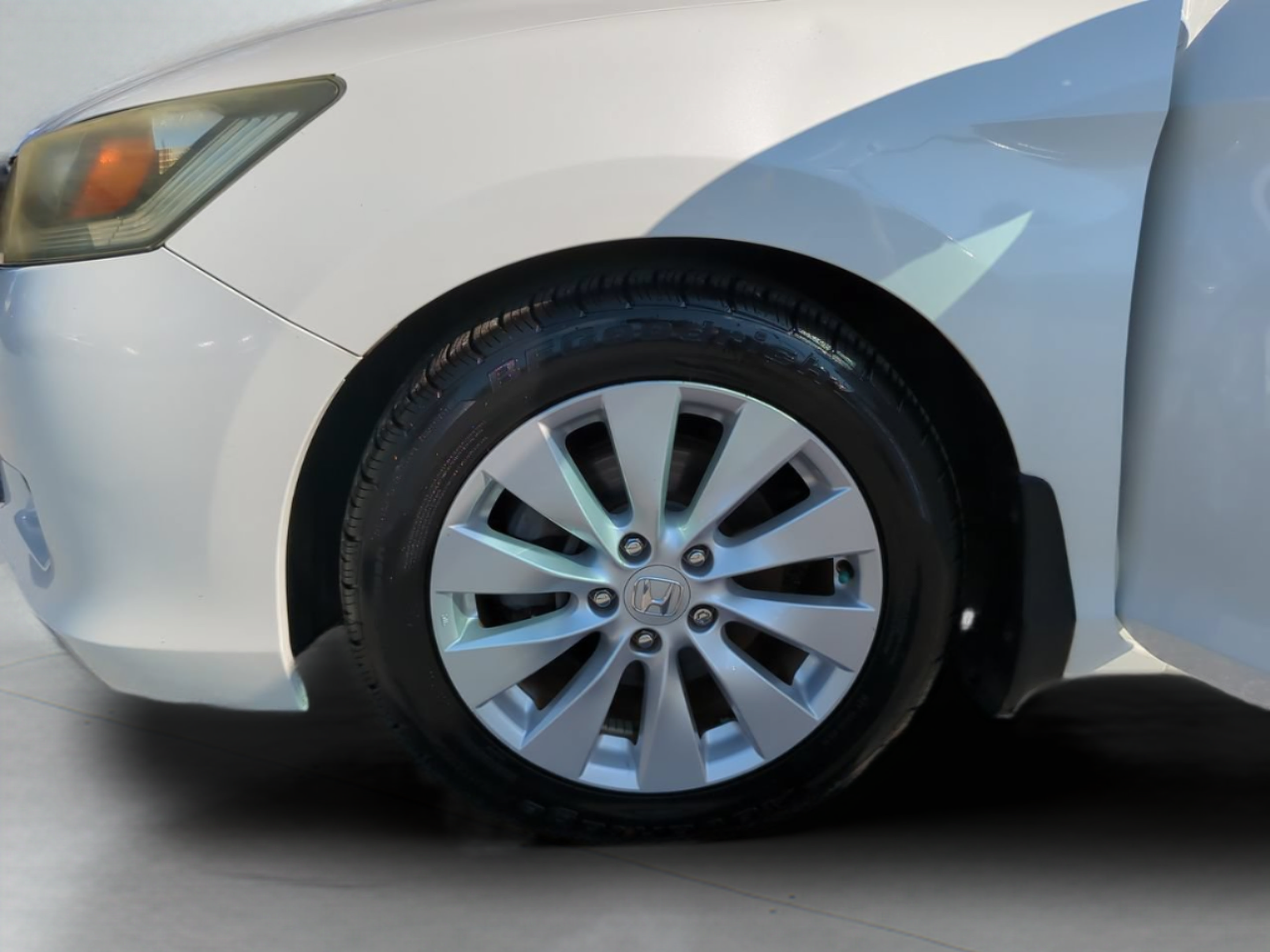 Used 2013 Honda Accord EX-L image 32