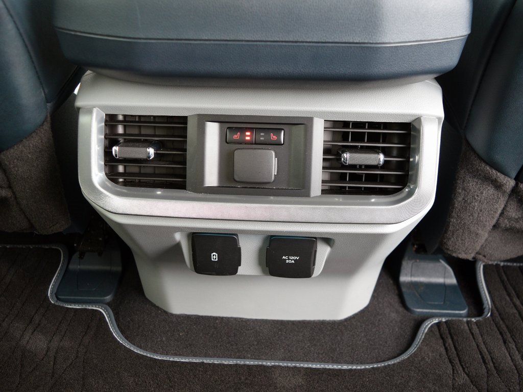 Used 2023 Ford F150 Limited image 33