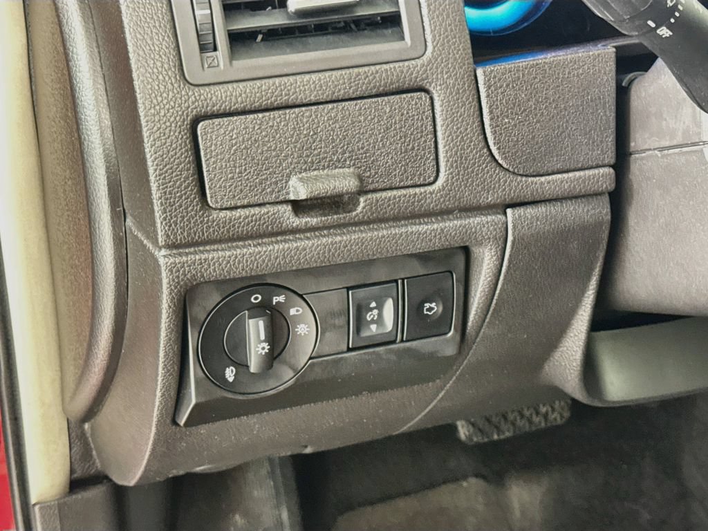 Used 2011 Ford Fusion SE w/ 201A Rapid Spec Order Code FWD image 11
