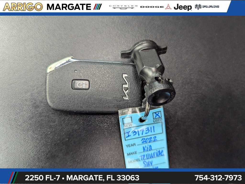 Used 2022 Kia Telluride SX w/ Towing Package FWD image 30