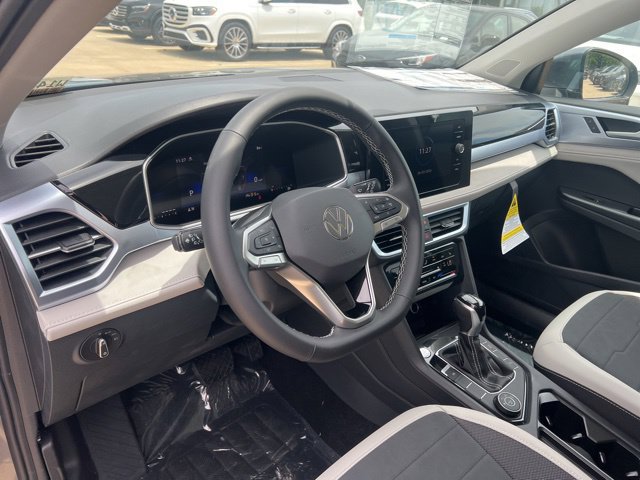 New 2026 Volkswagen Taos SE AWD/4WD image 4