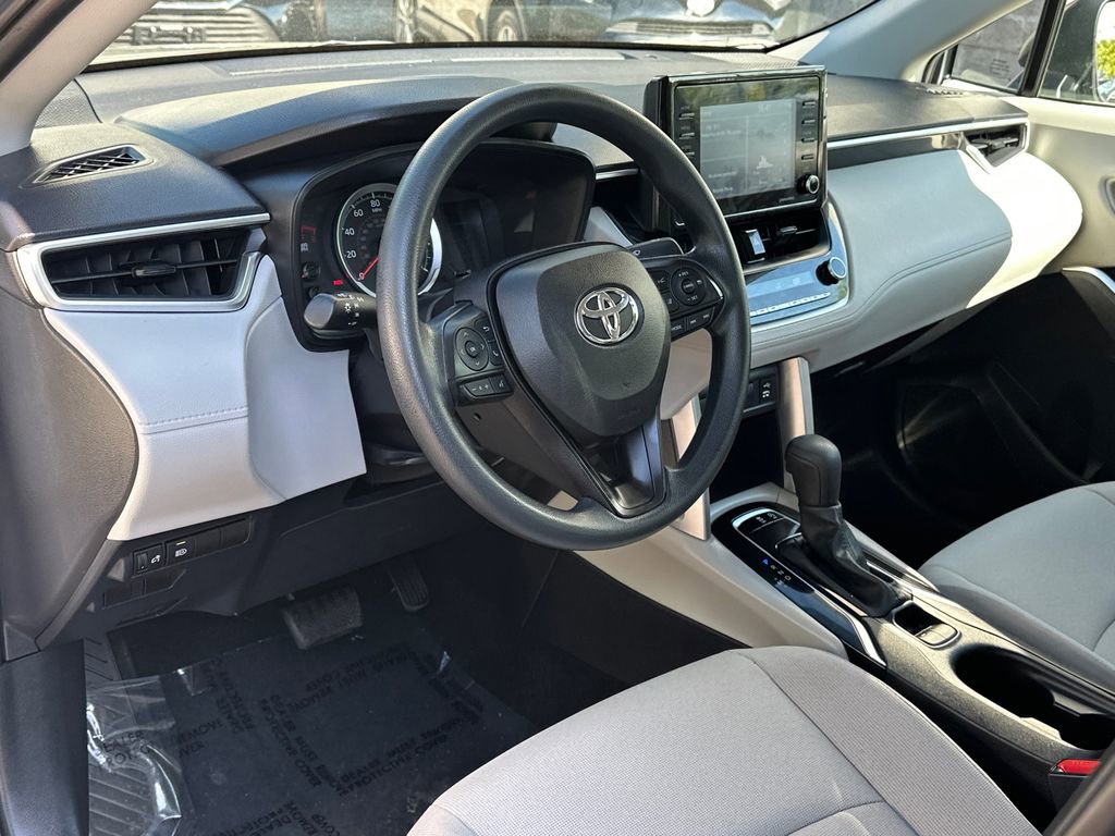 Used 2022 Toyota Corolla Cross L AWD/4WD image 18