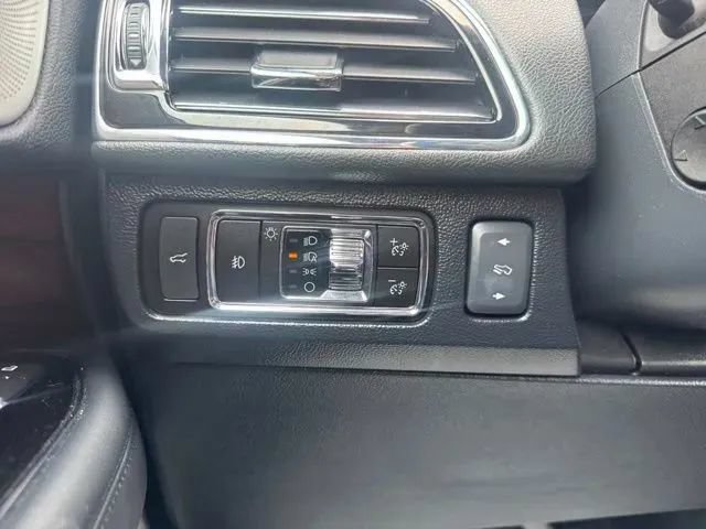 Used 2023 Lincoln Navigator L Reserve AWD/4WD image 24