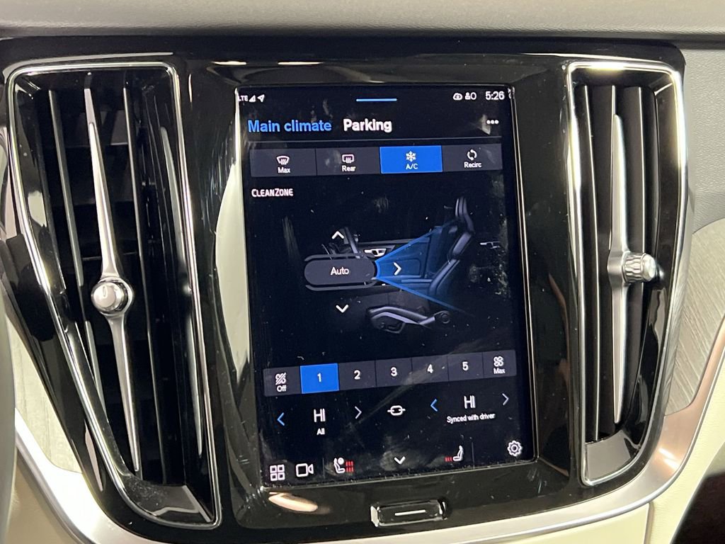 Certified 2024 Volvo V60 B5 Cross Country Plus w/ Protection Package Premier image 17