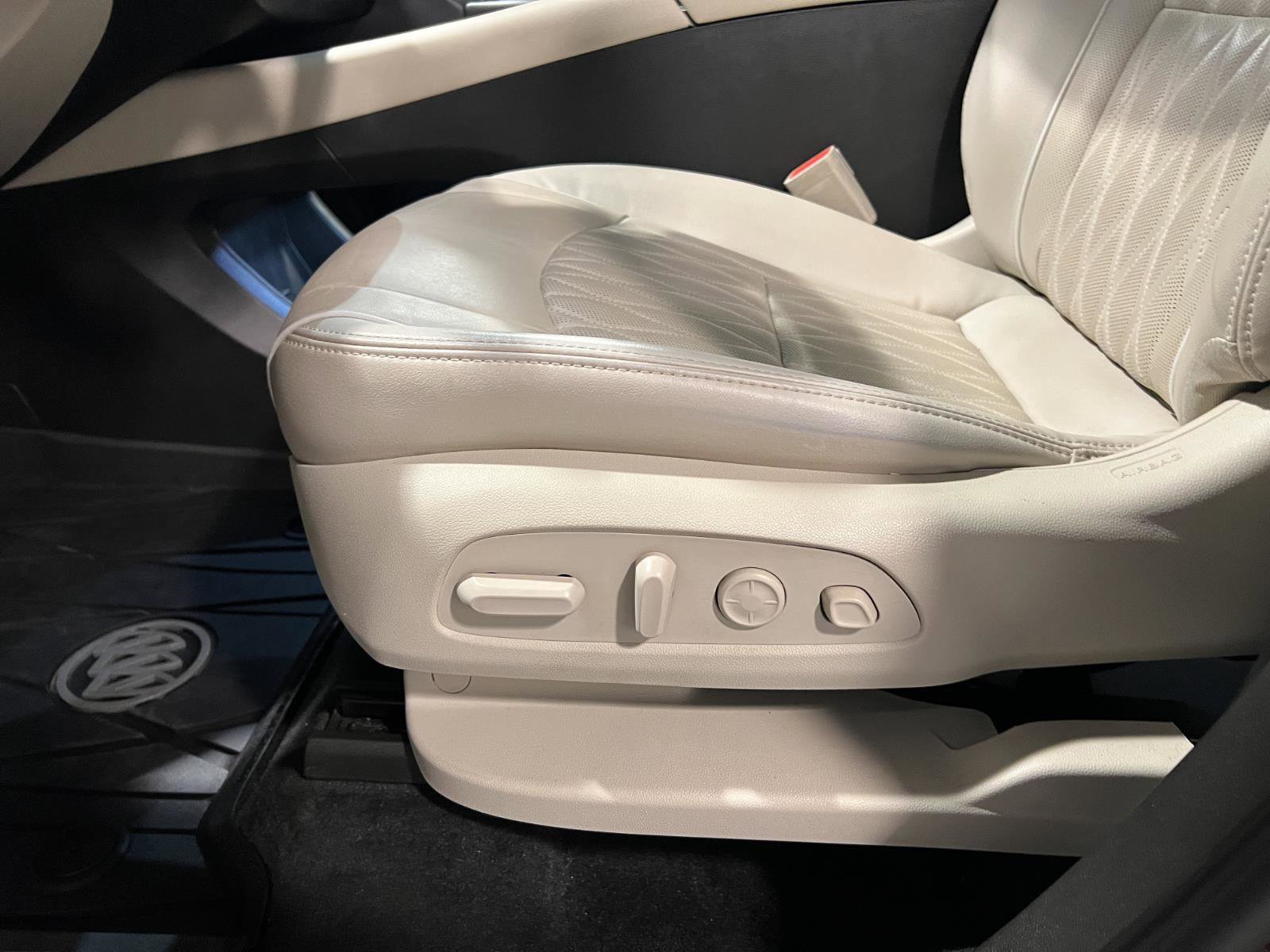 Used 2023 Buick Enclave Avenir w/ Trailering Package, 5000 lbs. image 26