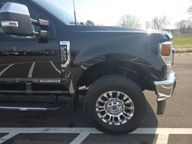 Used 2022 Ford F350 XLT w/ XLT Premium Package image 4