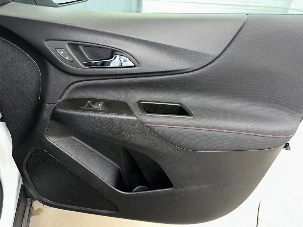 Certified 2022 Chevrolet Equinox RS w/ LPO, Floor Liner Package image 31