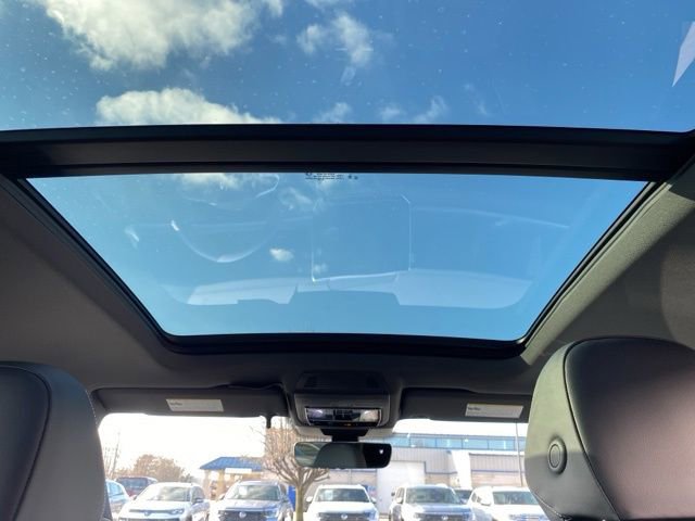 New 2026 Volkswagen Tiguan SE R-Line image 52