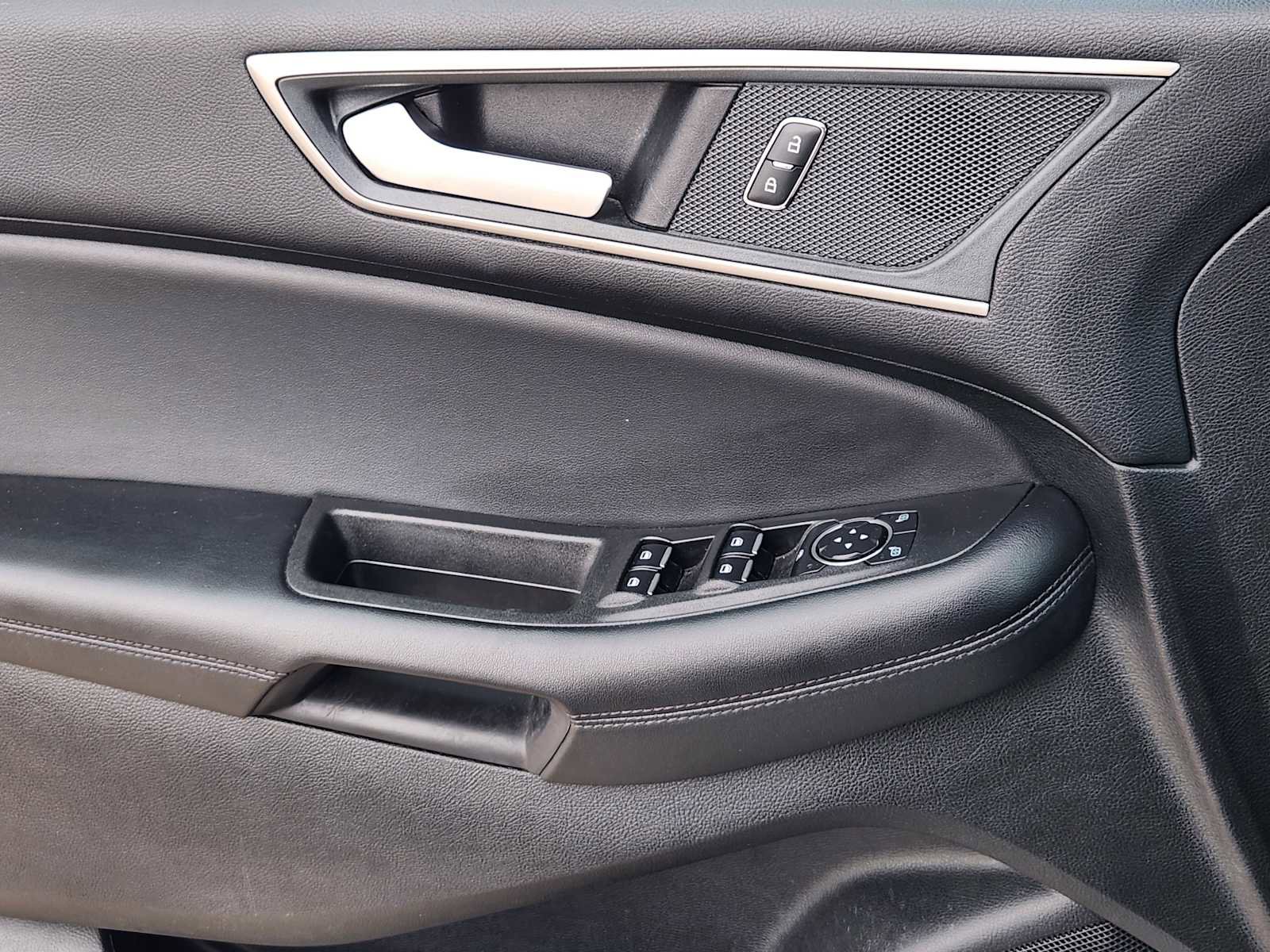 Used 2024 Ford Edge SEL image 23