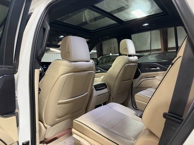 Used 2022 Cadillac Escalade Premium Luxury image 10