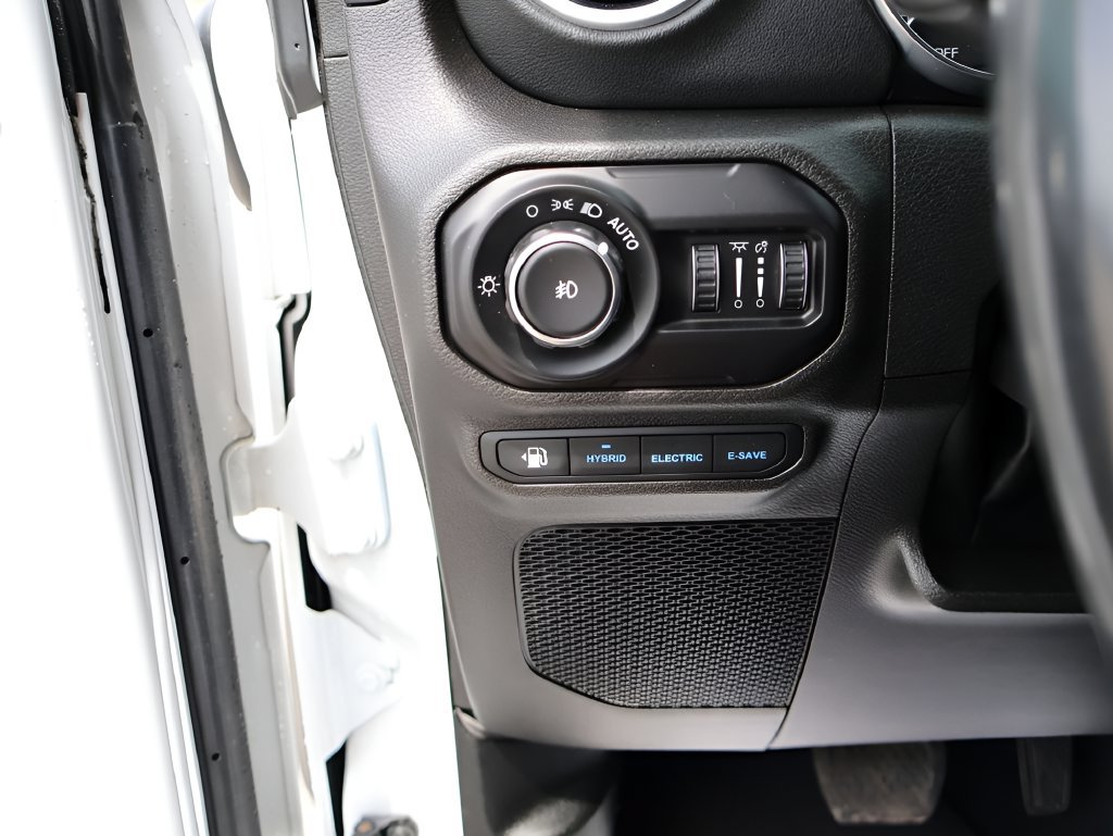 Used 2022 Jeep Wrangler Unlimited Rubicon 4xe w/ Cold Weather Group AWD/4WD image 36