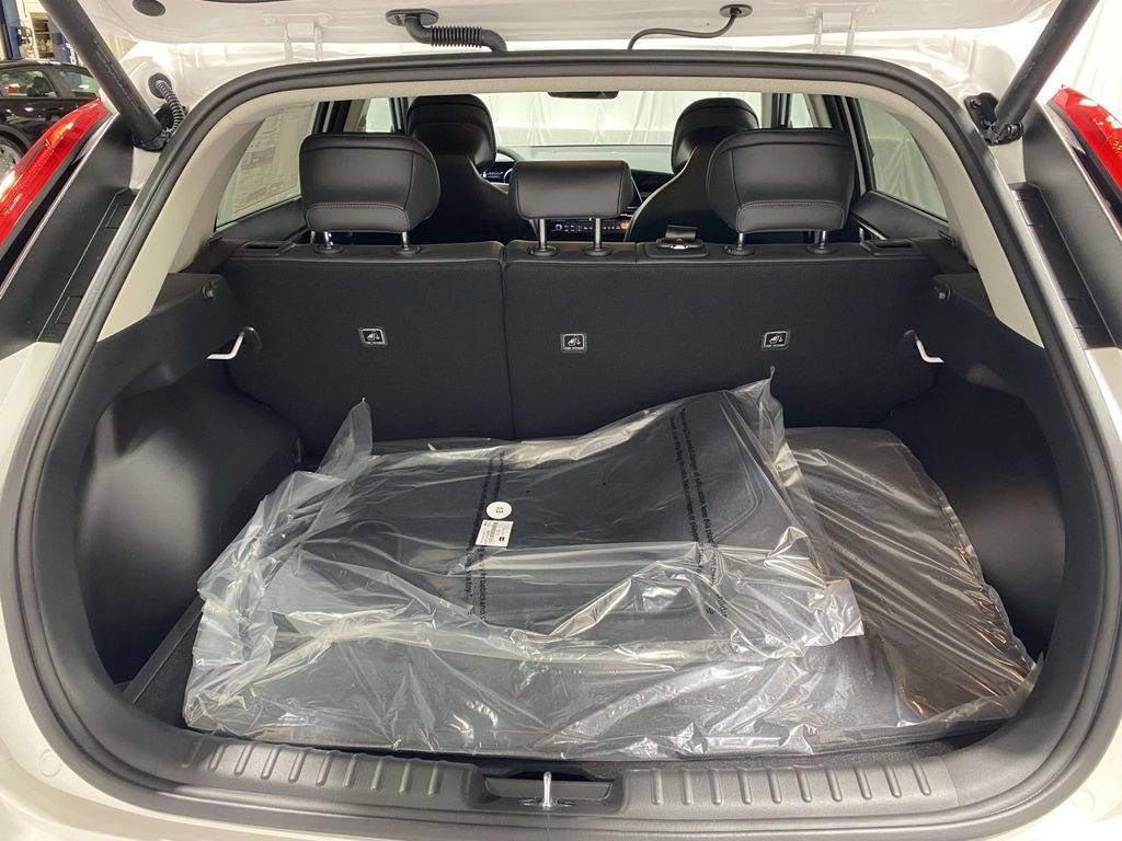 New 2026 Kia Niro Wind FWD image 10