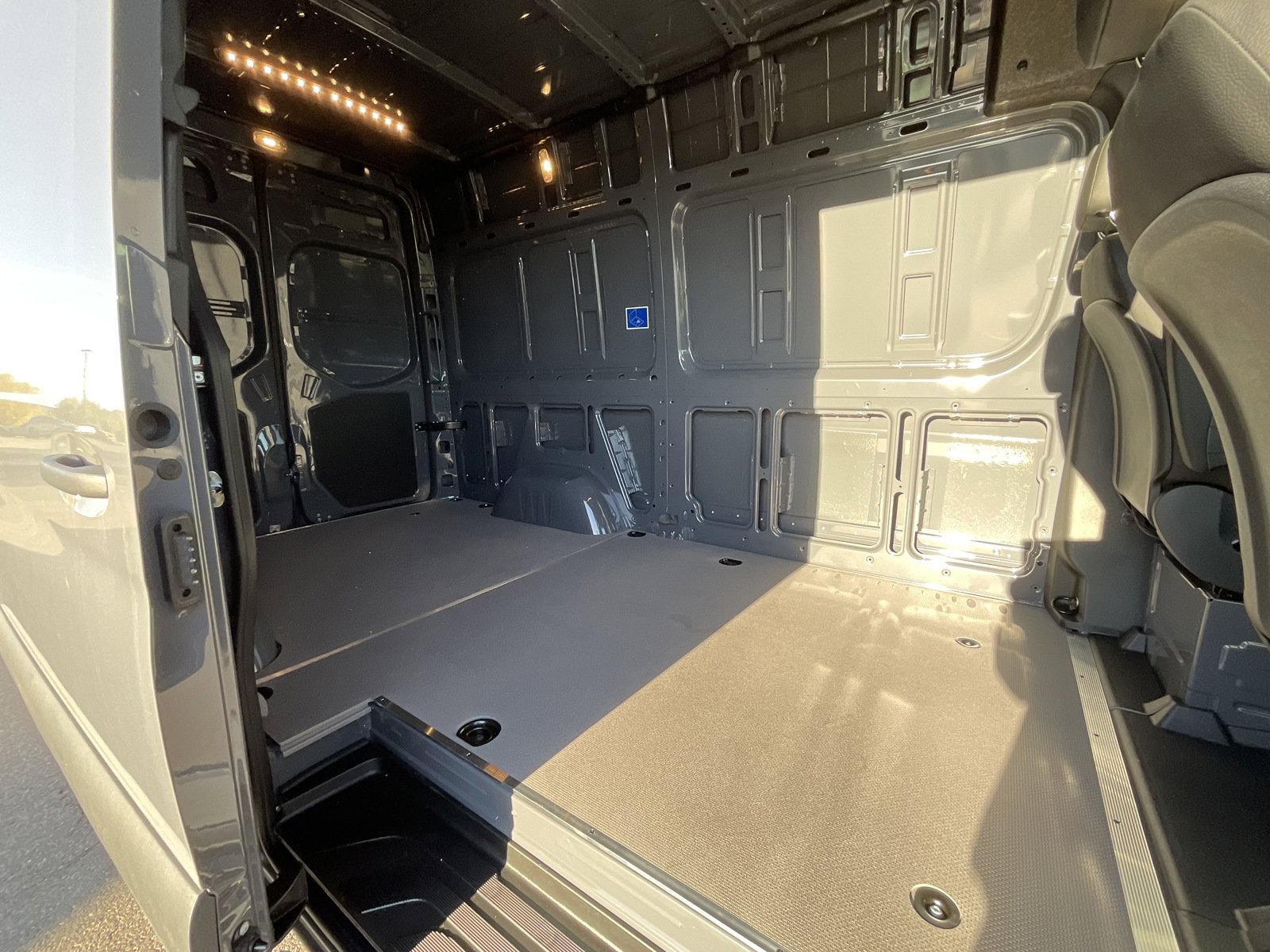 Used 2025 Mercedes-Benz Sprinter 2500 image 17