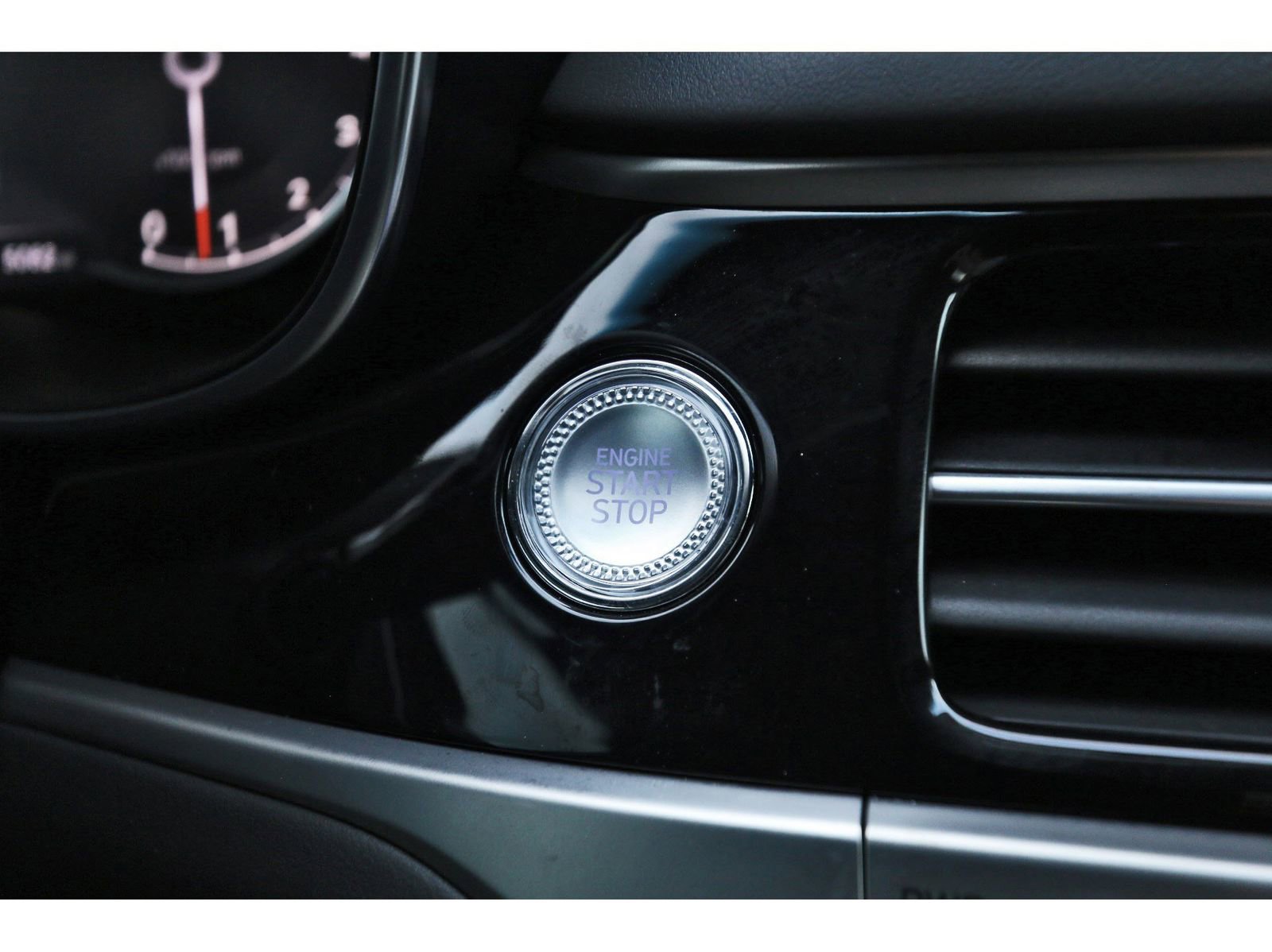 Used 2025 Genesis G70 3.3T Advanced w/ Sport Prestige Package image 29