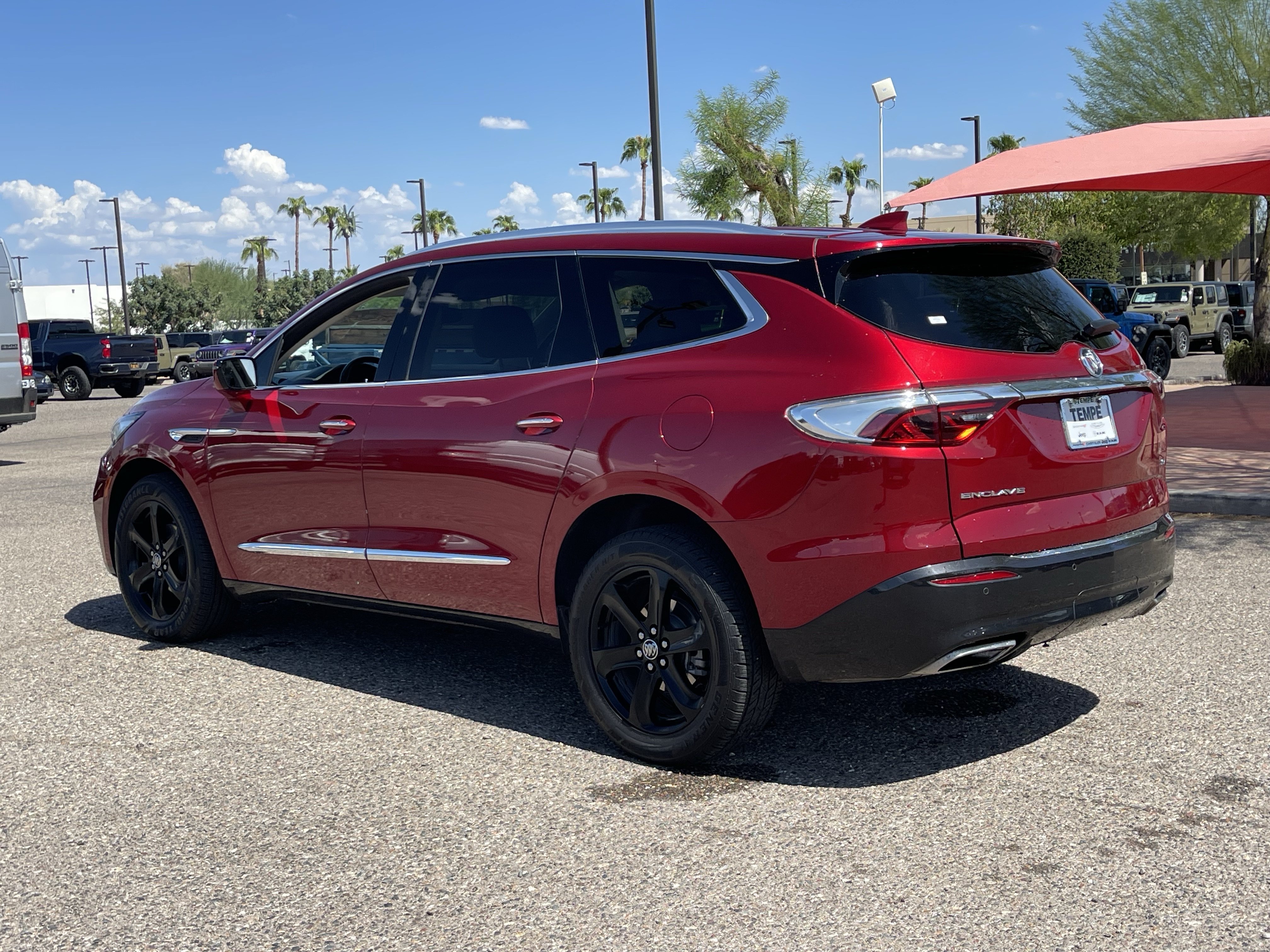 Used 2023 Buick Enclave Essence w/ Experience Buick Package FWD image 4