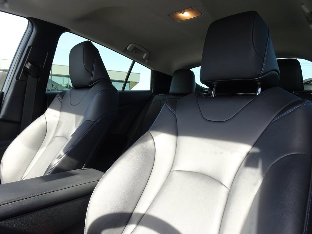 Used 2018 Toyota Prius Four Touring FWD image 11