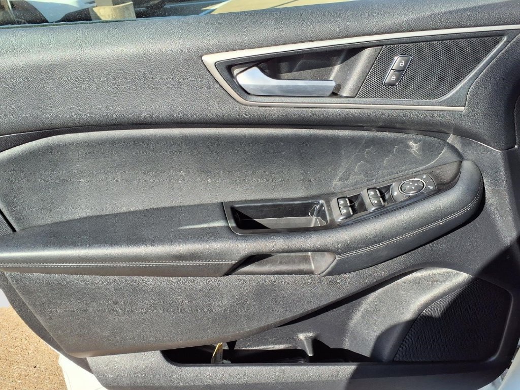 Used 2020 Ford Edge SEL FWD image 21