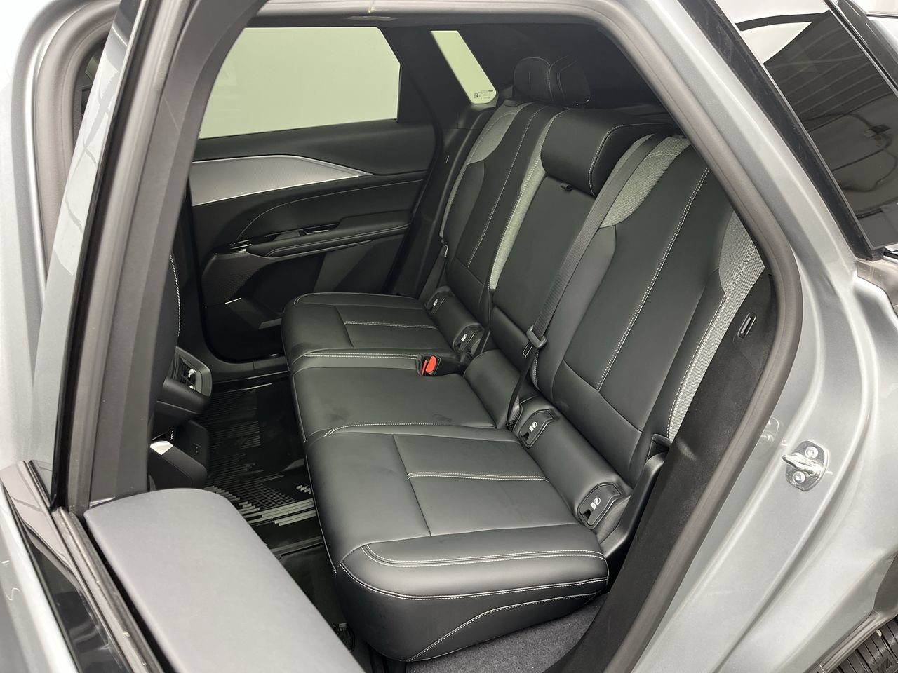 Certified 2024 Cadillac Lyriq Tech w/ LPO, Floor Liner Package AWD/4WD image 13