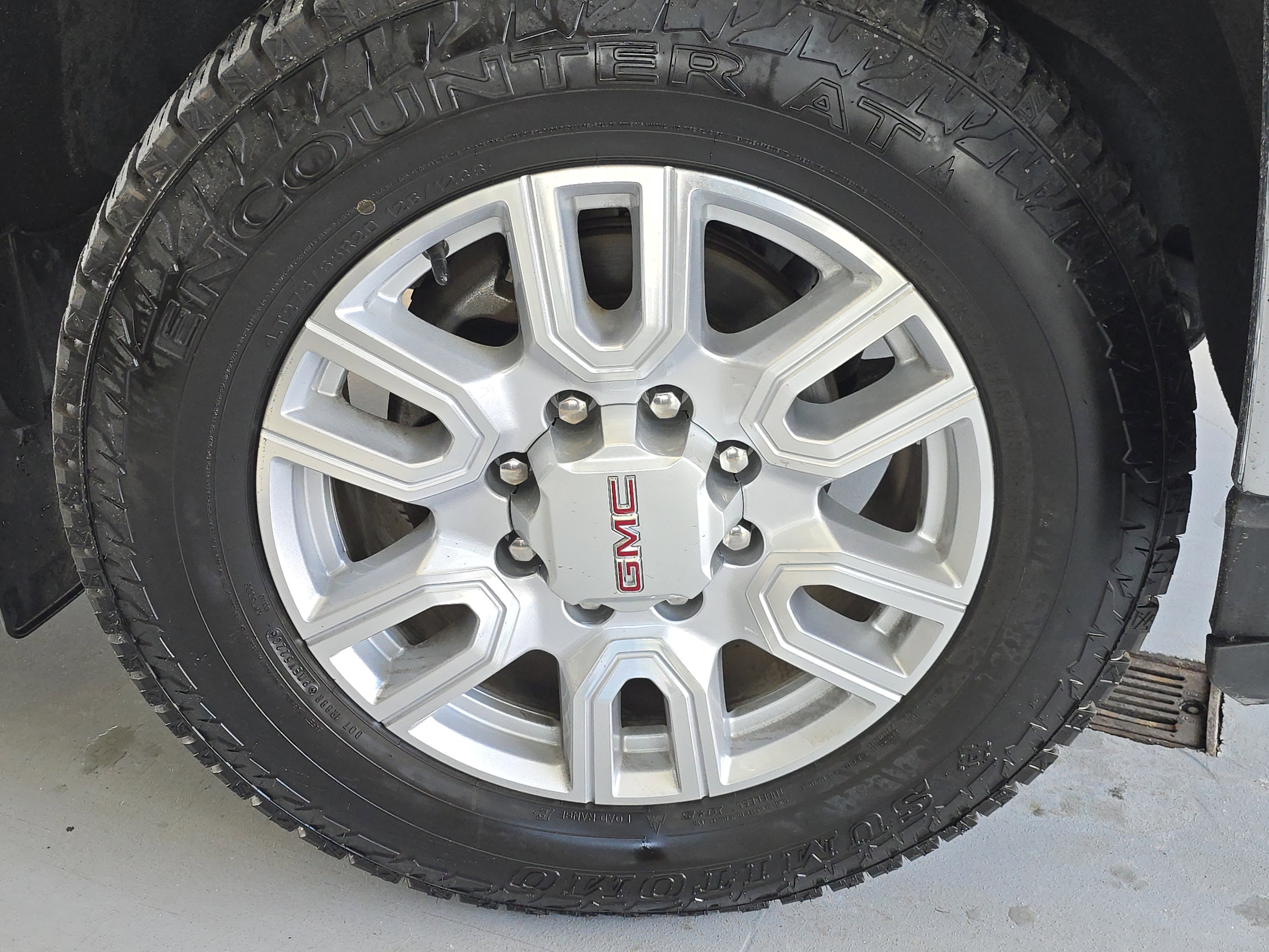 Used 2022 GMC Sierra 2500 SLT w/ SLT Premium Package image 12