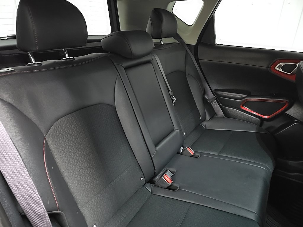Used 2025 Kia Soul GT-Line w/ GT-Line Technology Package FWD image 17