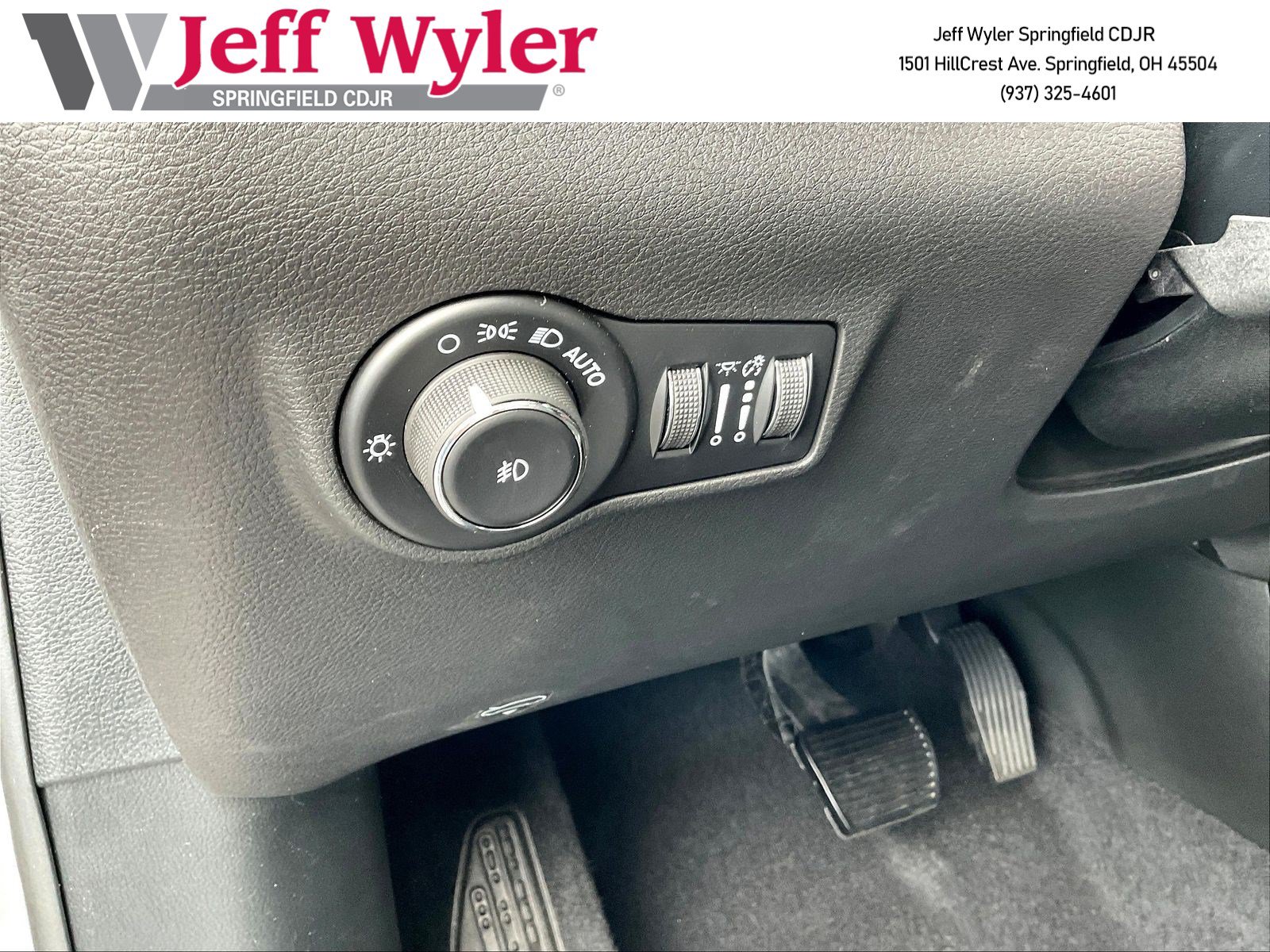 New 2026 Jeep Compass Latitude AWD/4WD image 25