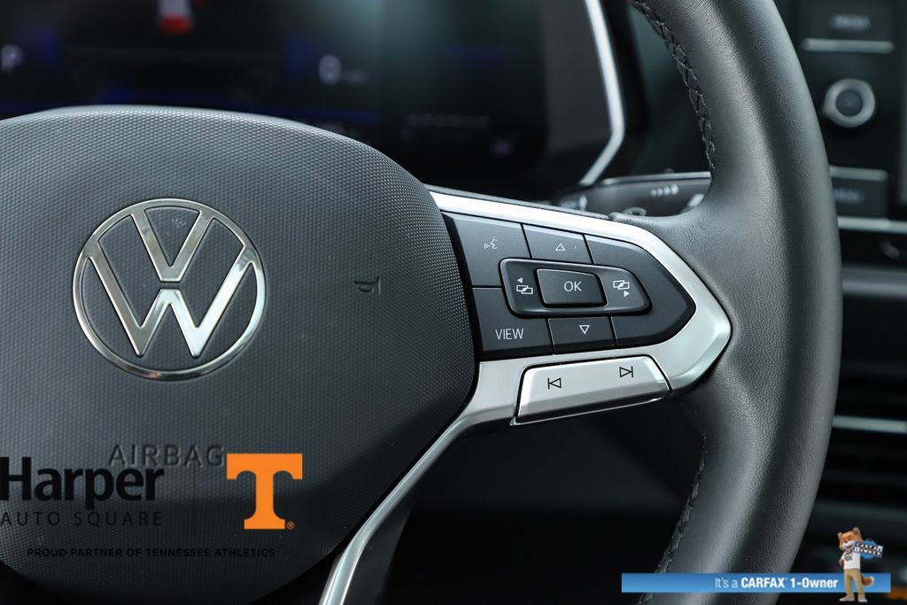 Used 2024 Volkswagen Jetta SE w/ Panoramic Sunroof Package image 59