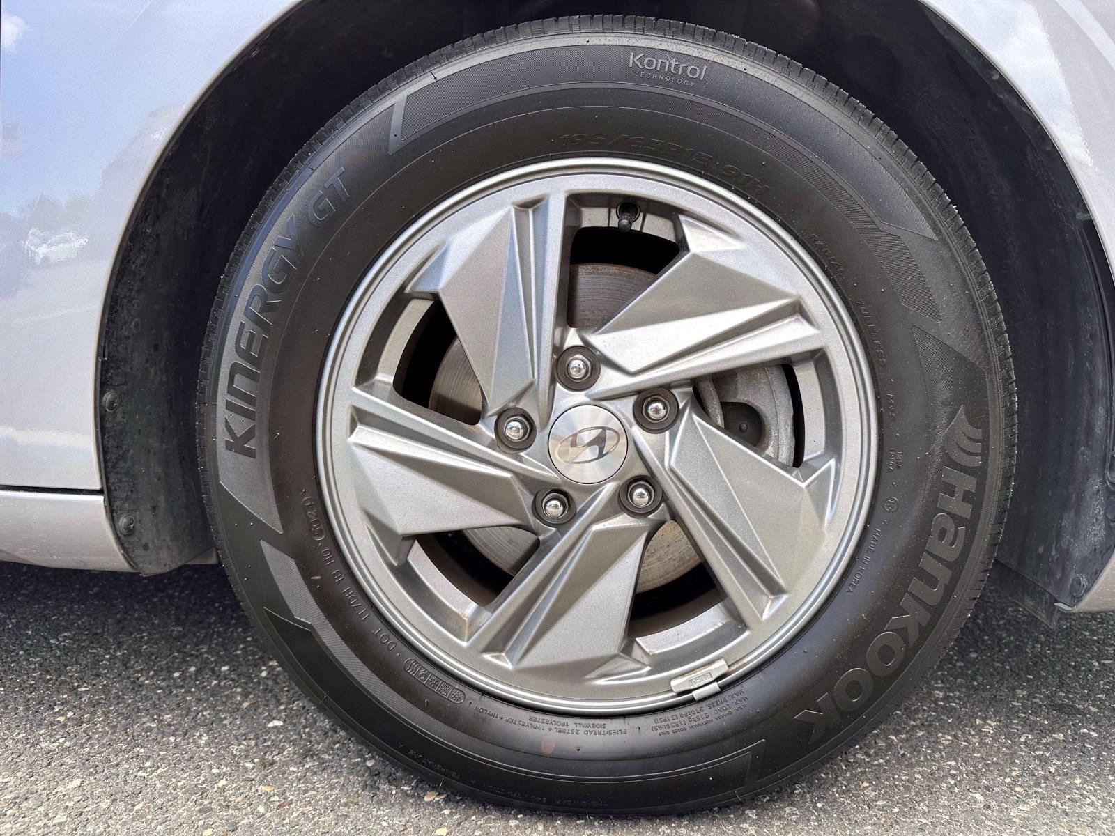 Used 2025 Hyundai Elantra SE FWD image 6