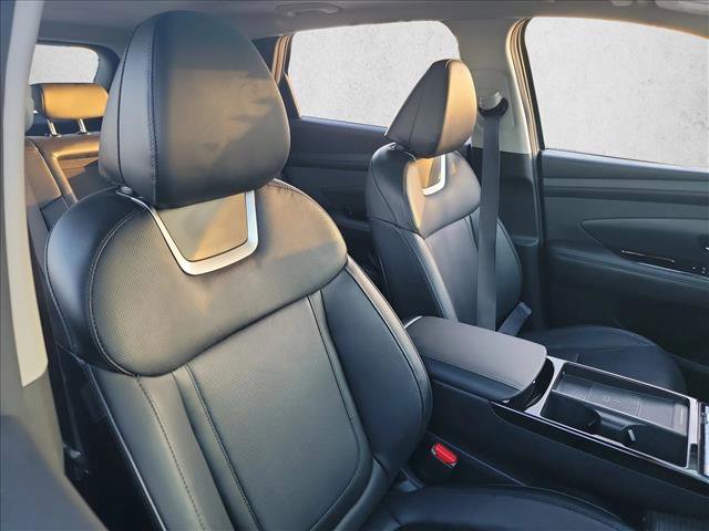 Used 2025 Hyundai Tucson Limited image 15