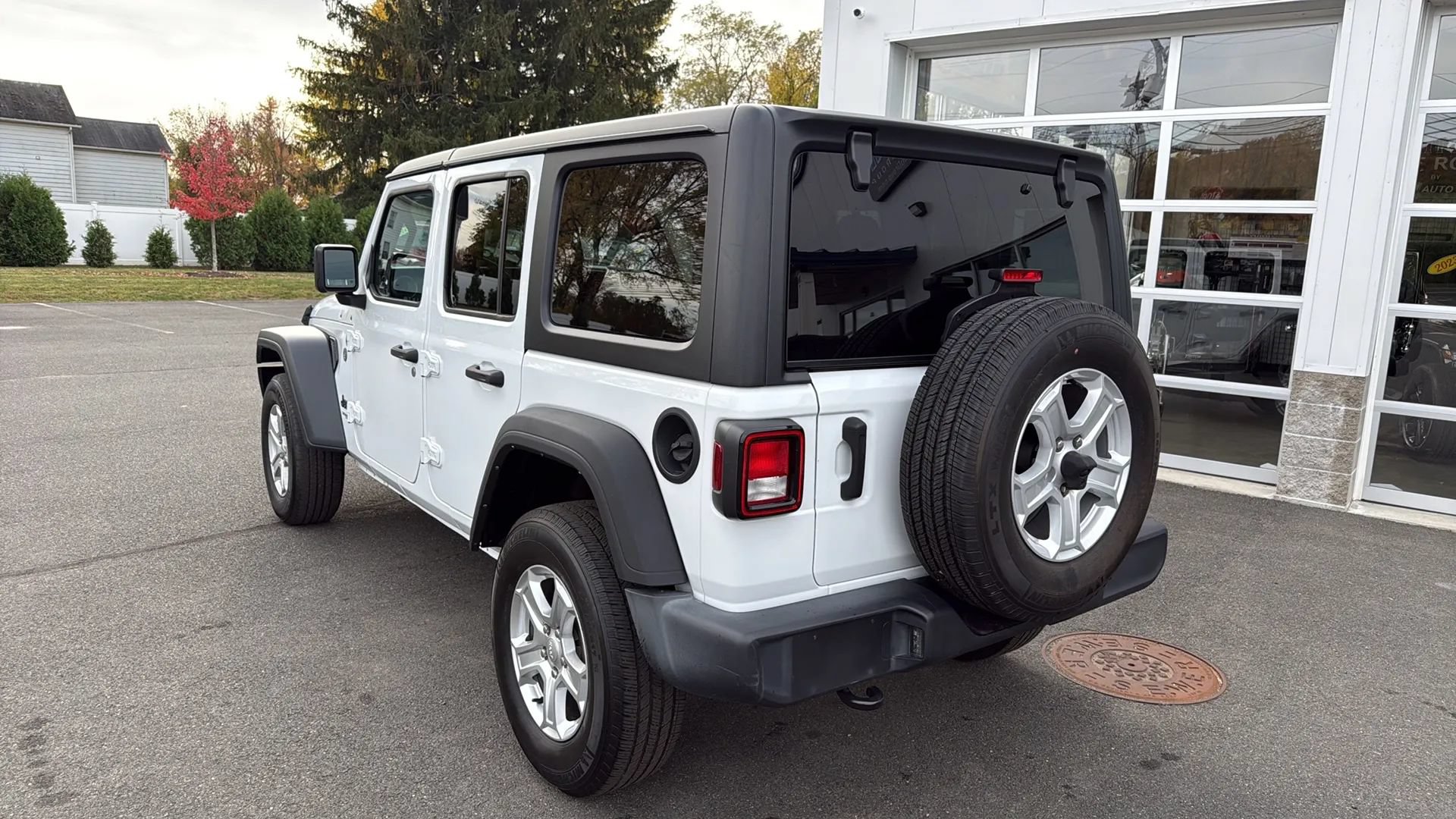 Used 2022 Jeep Wrangler Unlimited Sport AWD/4WD image 12