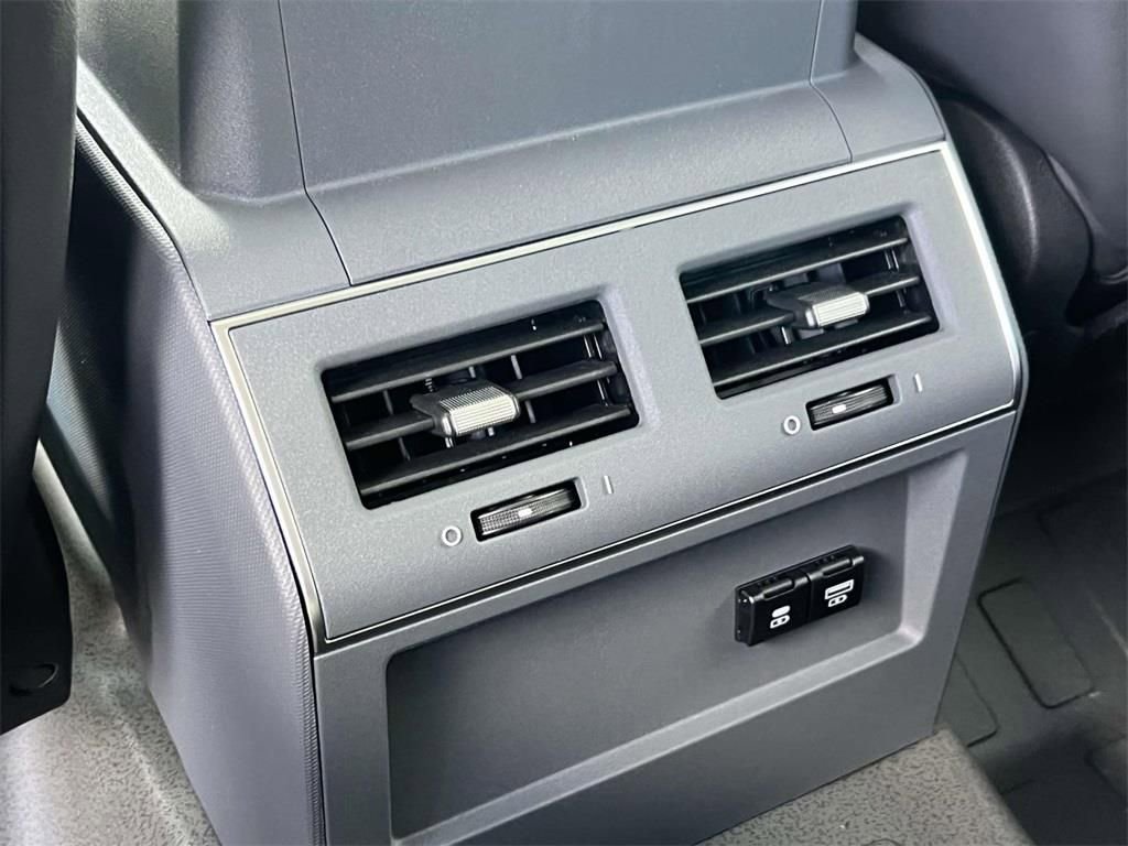 Used 2025 INEOS Grenadier Fieldmaster Edition image 15