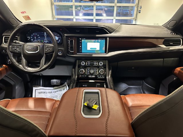 Used 2024 GMC Yukon XL Denali Ultimate AWD/4WD image 11