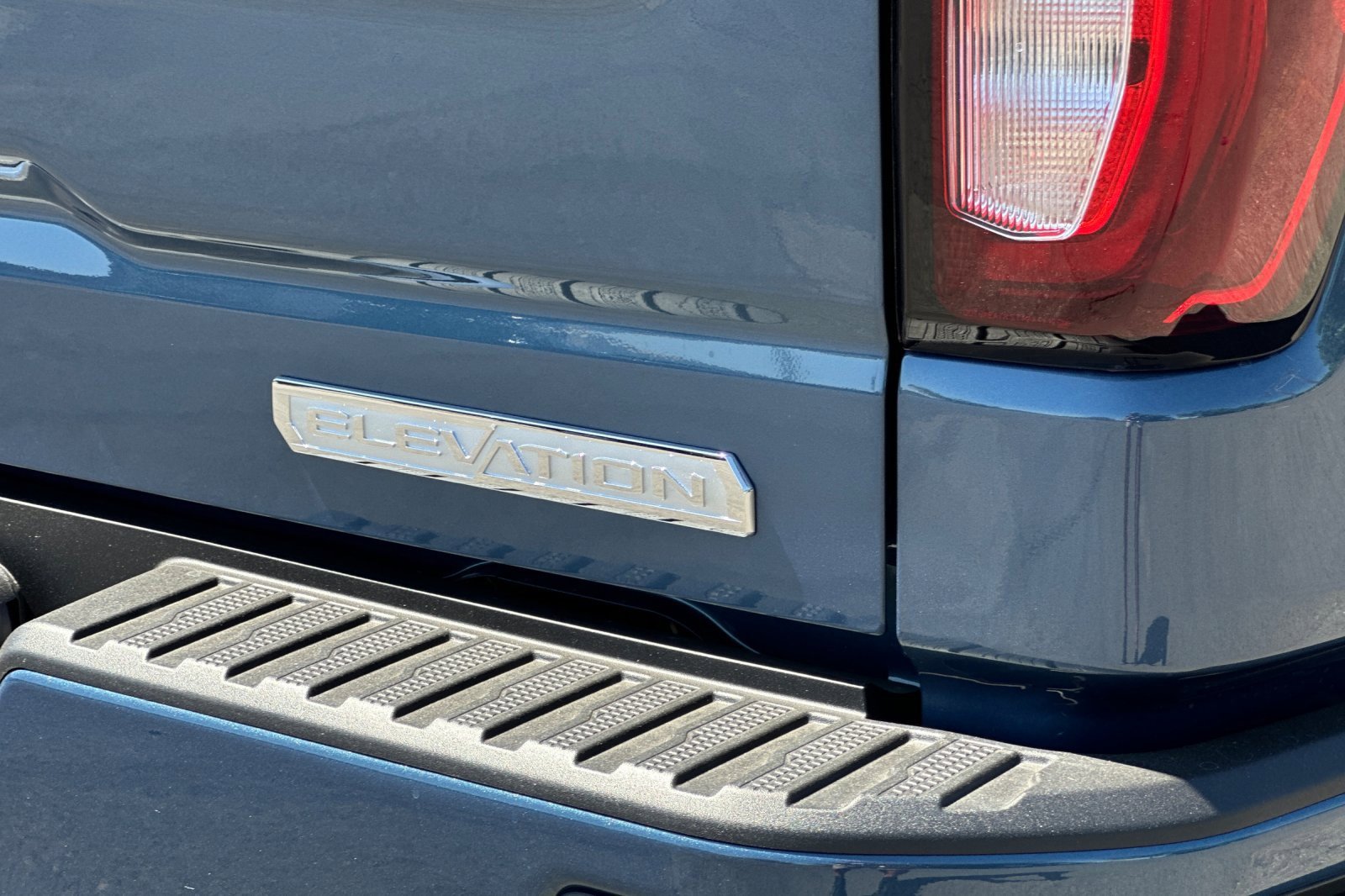 New 2025 GMC Sierra 1500 Elevation image 31
