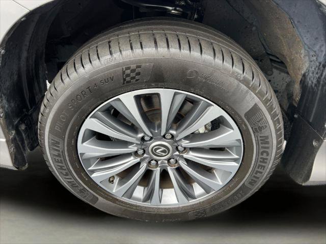 Certified 2023 Lexus GX 460 Luxury w/ Accessory Package image 12