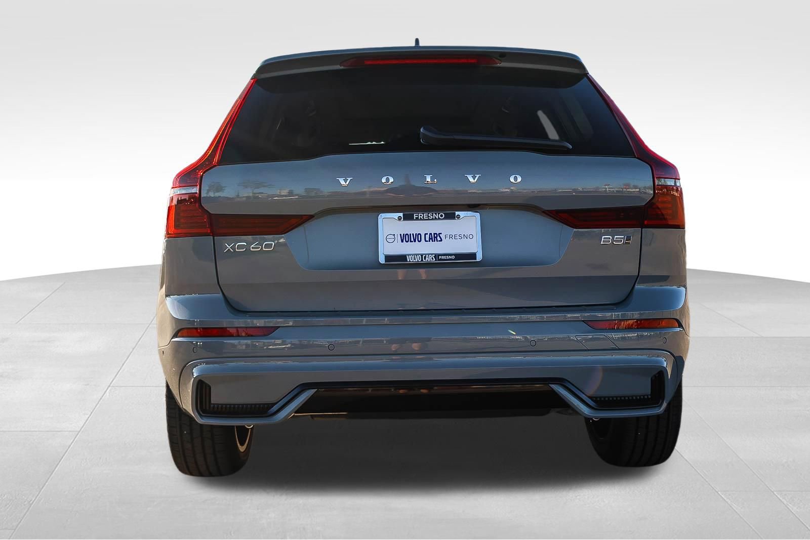 New 2026 Volvo XC60 B5 Plus w/ Climate Package PRO image 6