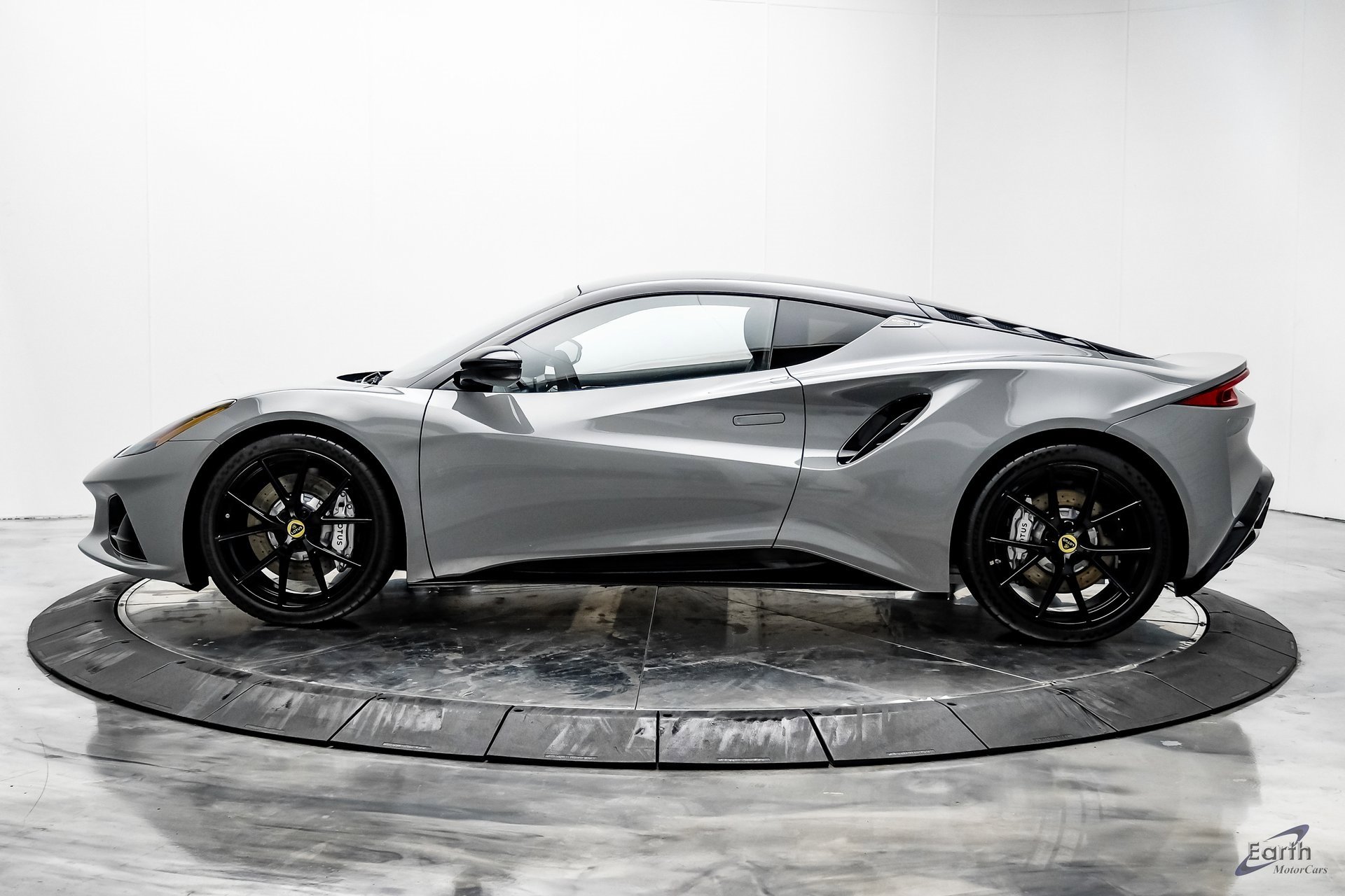 Used 2024 Lotus Emira First Edition image 5